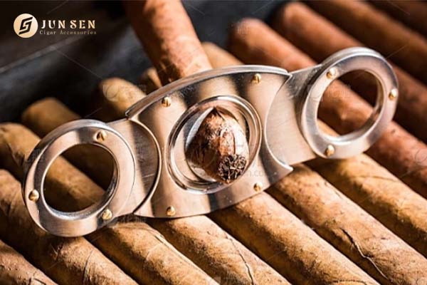 Cut Like a Pro: Essential Cigar Cutting Tips, Tools, and Market Insights