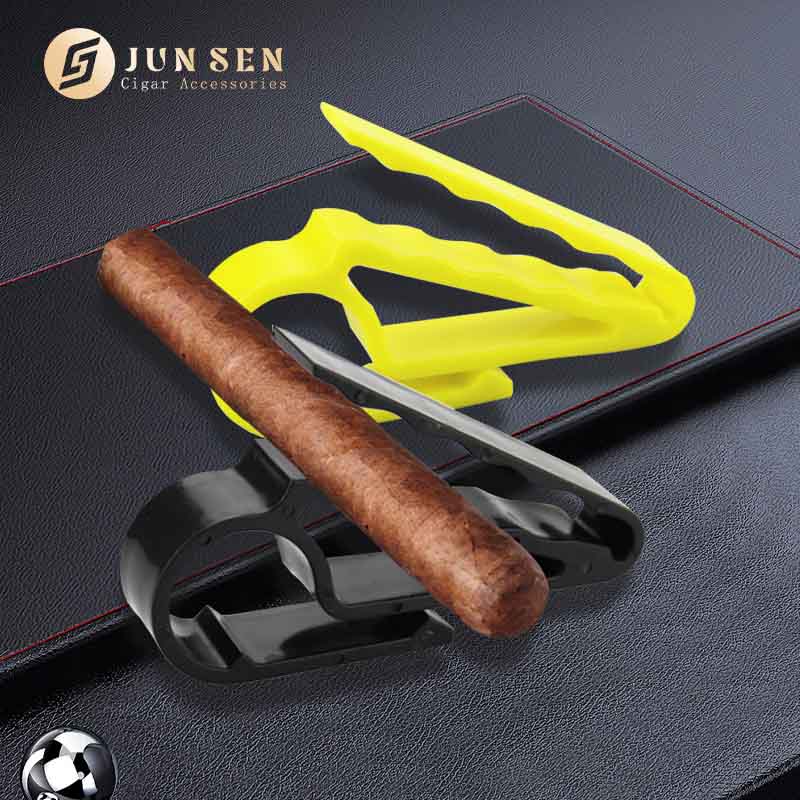 Plastic Golf Cigar Clip - Portable Clip for Golf & Leisure